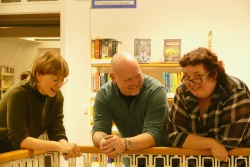 Emily Grunert (Literaturbüro NRW), Stefan Härtel (Buchblogger, Bookster Rostock) und Martina Bade (Stadtbibliothek Rostock).