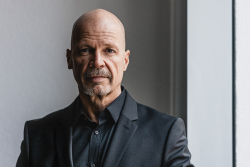 Dr. Chris von Wrycz Rekowski, Erster Stellvertreter der Oberbürgermeisterin, Senator für Finanzen, Digitalisierung und Ordnung Dr. Chris von Wrycz Rekowski, Erster Stellvertreter der Oberbürgermeisterin, Senator für Finanzen, Digitalisierung und Ordnung