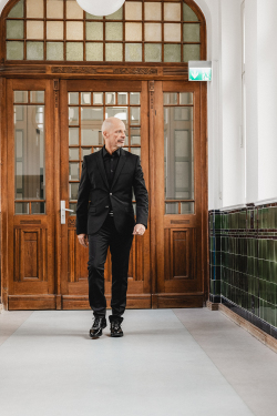 Dr. Chris von Wrycz Rekowski, Erster Stellvertreter der Oberbürgermeisterin, Senator für Finanzen, Digitalisierung und Ordnung Dr. Chris von Wrycz Rekowski, Erster Stellvertreter der Oberbürgermeisterin, Senator für Finanzen, Digitalisierung und Ordnung