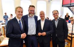 Senator Holger Matthäus, Oberbürgermeister Claus Ruhe Madsen, Senator Dr. Chris Müller-von Wrycz Rekowski und Senator Steffen Bockhahn am Rande der Bürgerschaftssitzung am 28. August 2019. Senator Holger Matthäus, Oberbürgermeister Claus Ruhe Madsen, Senator Dr. Chris Müller-von Wrycz Rekowski und Senator Steffen Bockhahn am Rande der Bürgerschaftssitzung am 28. August 2019.