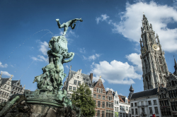 Grote Markt und Brabobrunnen Antwerpen