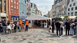 Reges Interesse am Tag der Geodäsie am 16. Juli 2024 auf dem Universitätsplatz