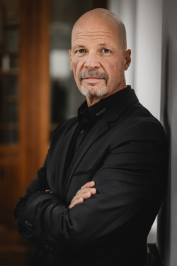 Dr. Chris von Wrycz Rekowski, Erster Stellvertreter der Oberbürgermeisterin, Senator für Finanzen, Digitalisierung und Ordnung Dr. Chris von Wrycz Rekowski, Erster Stellvertreter der Oberbürgermeisterin, Senator für Finanzen, Digitalisierung und Ordnung