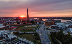 Luftbild Hanse- und Universitätsstadt Rostock_Blick auf die Holzhalbinsel und L 22