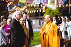 Besuch der Buddhistische Tempelanlagen Lichtenhagen