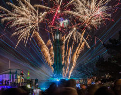 Warnemünder Turmleuchten am Neujahrsabend