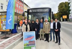 An der neuen Bushaltestelle Saarplatz An der neuen Bushaltestelle Saarplatz