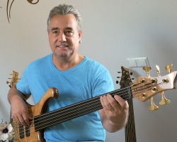 Andreas Jessat , Bass-Gitarre 