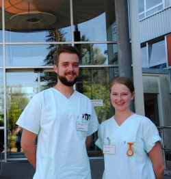 Danilo Dömpke und Julia Kersten (von links)Auszubildende (Azubis) 3. Lehrjahr Gesundheits- und Krankenpfleger/in,Klinikum Südstadt RostockRostock