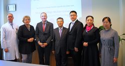 Begrüßung der chinesischen Delegation am Klinikum Südstadt Rostock durch das Direktorium des Klinikums Südstadt Rostock.