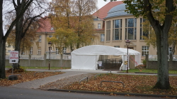 Corona Testzentrum der Universitätsmedizin Rostock.