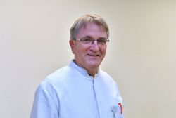 Dr. Rolf Kaiser