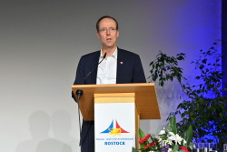 Laudatio auf Empfänger*innen der Rostocker Ehrenamts-Card von Dr. Christian Frenzel, Präsident des Landesturnverbandes Mecklenburg-Vorpommern.