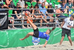 Frauenpower in der Strand Arena in Warnemünde, erstmals wird die Beachsoccerkrone bei den Frauen im Final-4-Modus vergeben.