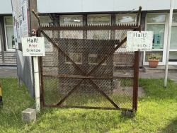 Teil des Grenzzauns an der Grenzdokumentations-Stätte Lübeck-Schlutup.