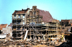 Baustelle Hausbaumhaus Wokrenterstraße 40 im Jahr 1981.