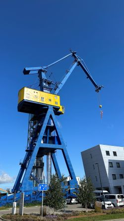 Der Hellingkran ist ein wichtiger Zeitzeuge der Neptunwerft. Schon bald soll dort auch geheiratet werden. Mit dem Blasorchesters der Hanse- und Universitätsstadt Rostock am 22. September gibt es darauf einen kleinen Vorgeschmack Der Hellingkran ist ein wichtiger Zeitzeuge der Neptunwerft. Schon bald soll dort auch geheiratet werden. Mit dem Blasorchesters der Hanse- und Universitätsstadt Rostock am 22. September gibt es darauf einen kleinen Vorgeschmack