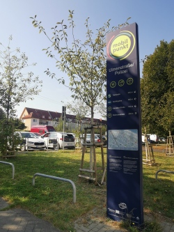 Es ist der Mobilpunkt in der Ulmenstraße gegenüber der Polizei zu sehen.