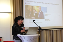 Demokratie, Neutralitätsgebot