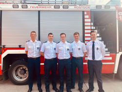 Vier neue Brandoberinspektoren (Foto: AfBRK)