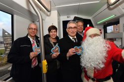 Inbetriebnahme der ersten TINA-Straßenbahn am 12. Dezember 2025.