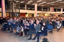 Empfang für die Neubürgerinnen und Neubürger am 2. Februar 2023 in der StadtHalle Rostock. Unter den Gästen auch ehemalige Oberbürgermeister.