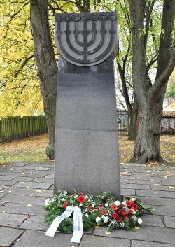 Gedenkstätte auf dem Jüdischen Friedhof im Lindenpark.