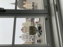 Aktion #LICHTZEIGEN 2023: Blick aus dem Fenster des Büros der Oberbürgermeisterin.