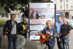 Wolfgang Schmiedt, Stephan Brauer und Gregor Siegmund (Rostock singt) sowie Knut Linke und Johannes Pistor (Rost(R)ockSuite) freuen sich auf das Open Air-Wochenende.