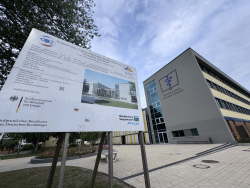 Berufliche Schule "A. Schmorell" in Rostock Lichtenhagen - Bauschild