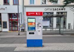 Stationärer Fahrkartenautomat Haltestelle Doberaner Platz