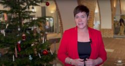 Weihnachtsgrüße von Oberbürgermeisterin Eva-Maria Kröger (Screenshot).