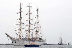 Segelschulschiff Dar  Mlodziezy