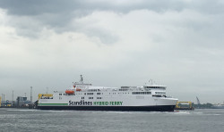 Hybridfähre Berlin im Überseehafen Rostock