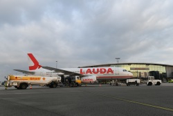 "Lauda" am Flughafen Rostock-Laage.