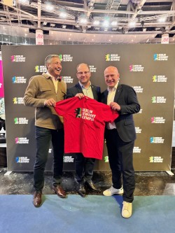 Kaweh Niroomand, Olympia-Beauftragter des Landes Berlin, Rostocks Sportsenator Steffen Bockhahn und Kai Wegner, Regierender Bürgermeister von Berlin (v.l.n.r.)