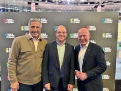 Kaweh Niroomand, Olympia-Beauftragter des Landes Berlin, Rostocks Sportsenator Steffen Bockhahn und Kai Wegner, Regierender Bürgermeister von Berlin (v.l.n.r.)