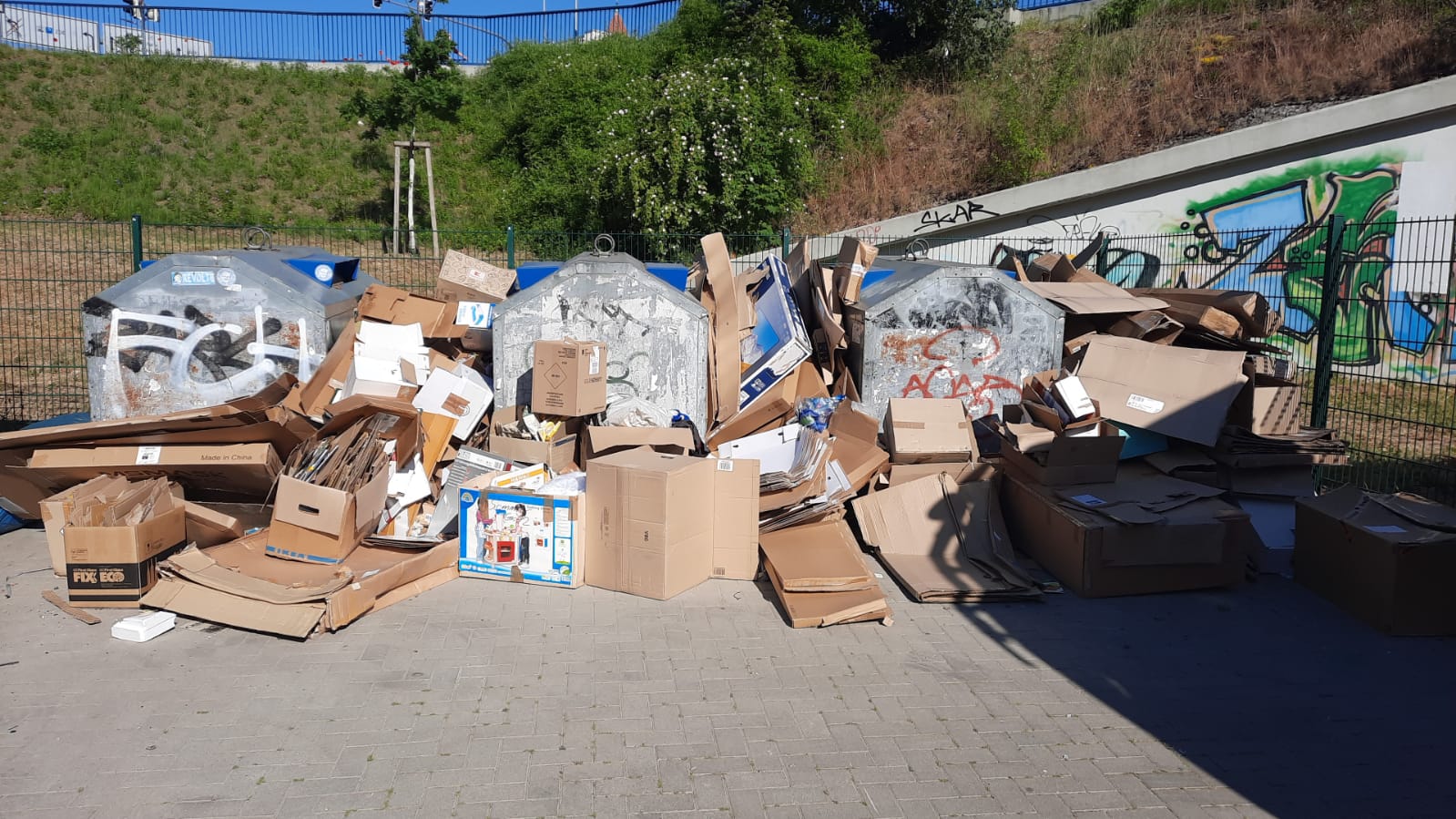 Rostock Altkartons richtig Schmale Faltung für die blaue Tonnen Großvolumige