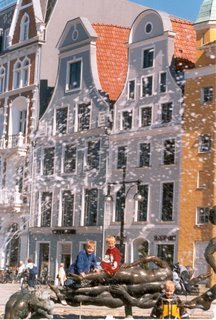 Hansestadt Rostock, Brunnen der Lebensfreude mit Blick in die Kröpeliner Straße