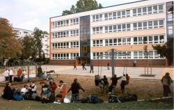 Schüler auf dem Pausenhof