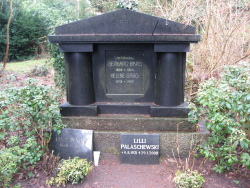 Grabstätte Werftdirektor Gerhard Barg auf dem Neuen Friedhof.