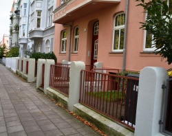 Vorgarten in der Arno-Holz-Straße 3