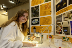 Den 1. Preis im Fachgebiet Biologie hat Klara Keller vom Gymnasium Reutershagen erhalten. Sie hat im Rahmen ihres Projektes zum Thema 