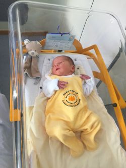 Lennard Wendtland kam während der 1.000. Geburt des Jahres 2020 am Klinikum Südstadt Rostock am 12. Mai 2020 zur Welt. 