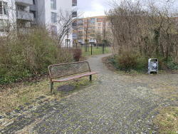 Parkbank im Bereich Lorenzstraße