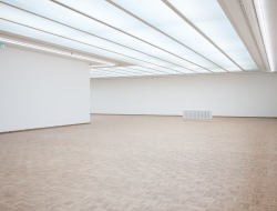 Kunsthalle Rostock: Räume sowie Lichtdecke im Obergeschoss.