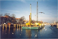 Einsatz einer Ramme am Alten Strom in Warnemünde