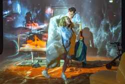 Fischer Fritz_Schauspiel von Raphaela Bardutzky, auf der Bühne Bernd Färber,Lisa Moskalenko, David Stancu