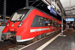 Rostocker S-Bahn im Bahnhof Warnemünde.