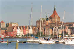Blick auf Rostock über die Warnow